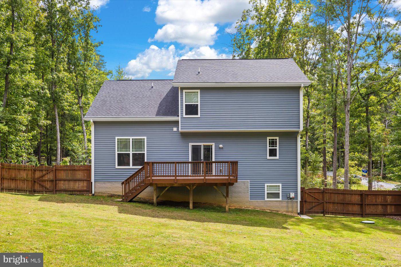 LAKE WILDERNESS - Residential