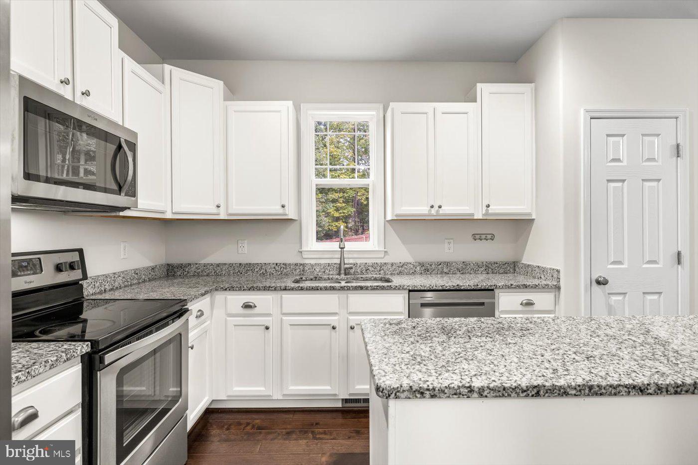 LAKE WILDERNESS - Residential