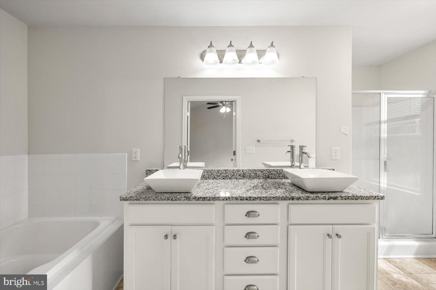 LAKE WILDERNESS - Residential