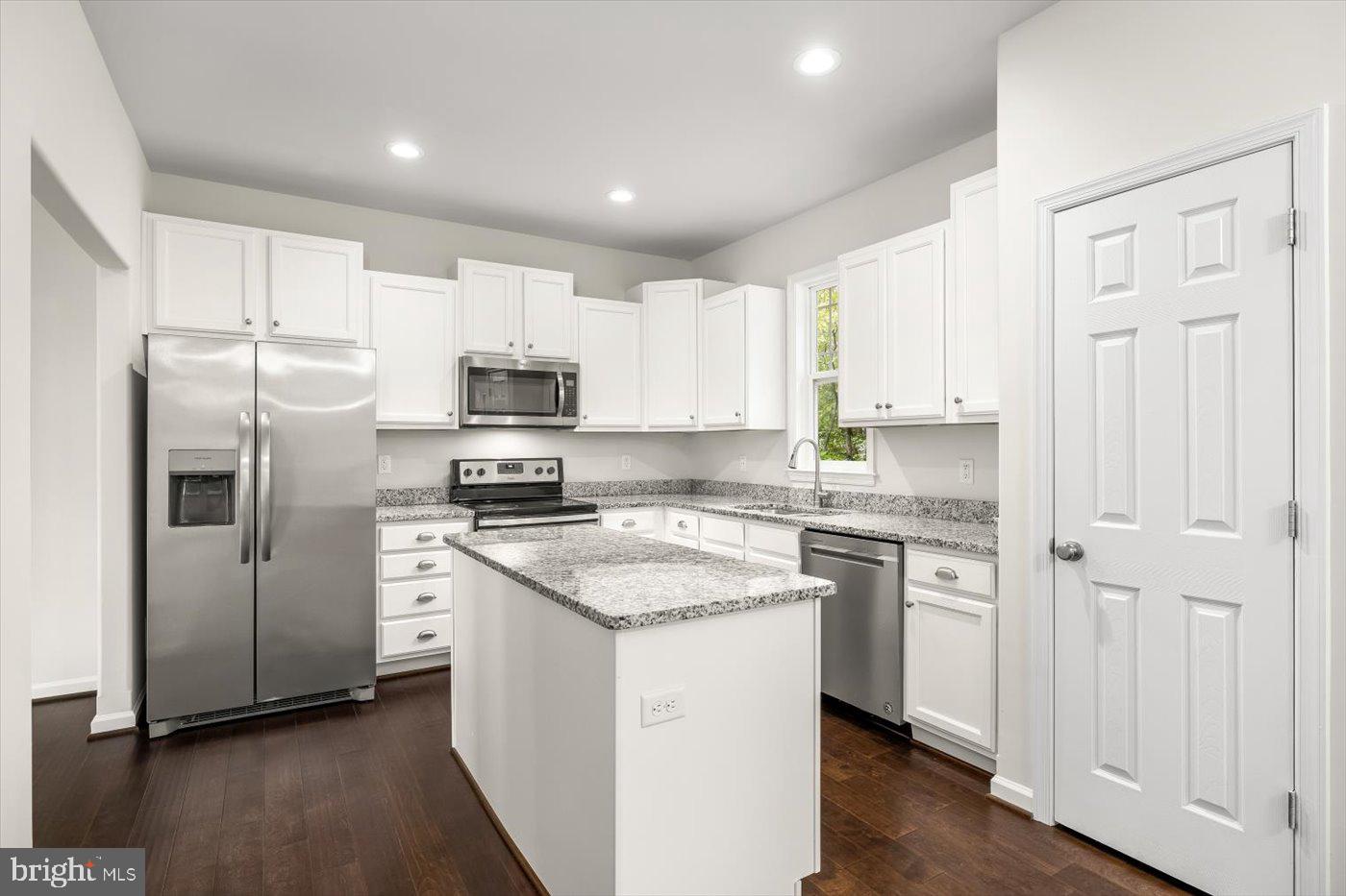 LAKE WILDERNESS - Residential