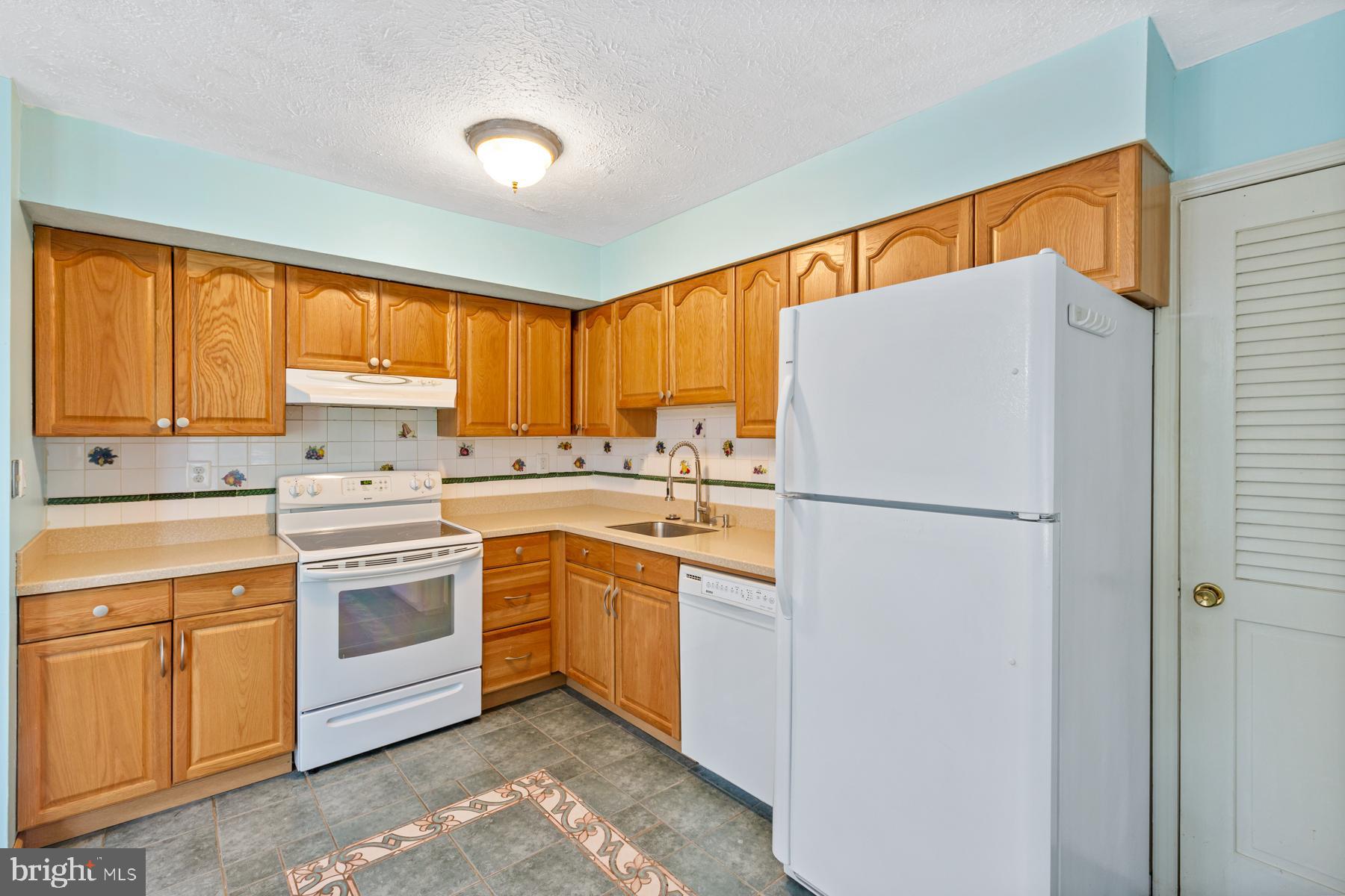 NORTHVIEW AT LAKE VILLAGE - Residential