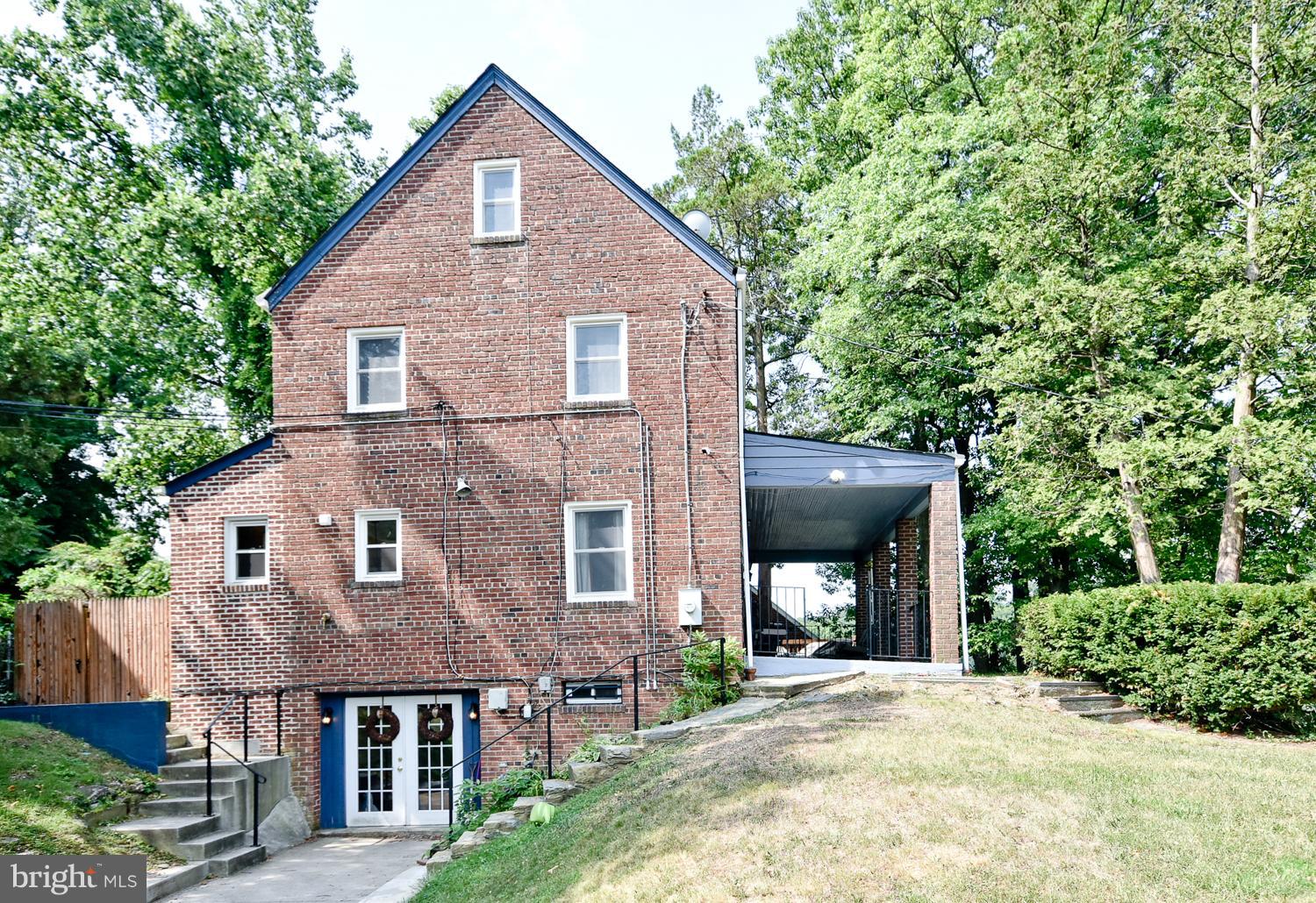 HILL CREST - Residential Lease