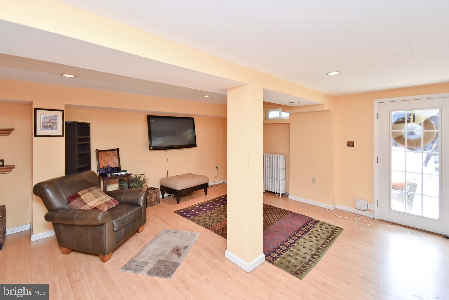 HILL CREST - Residential Lease