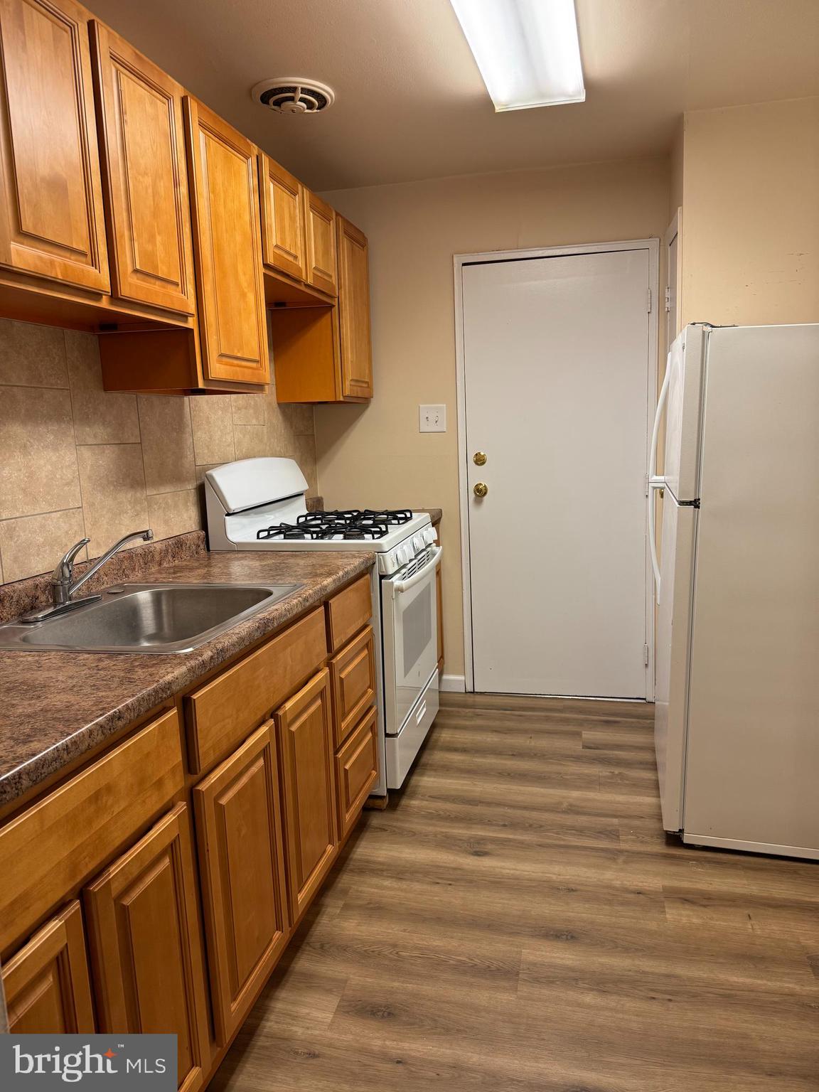 2201 STRAHLE STREET C302