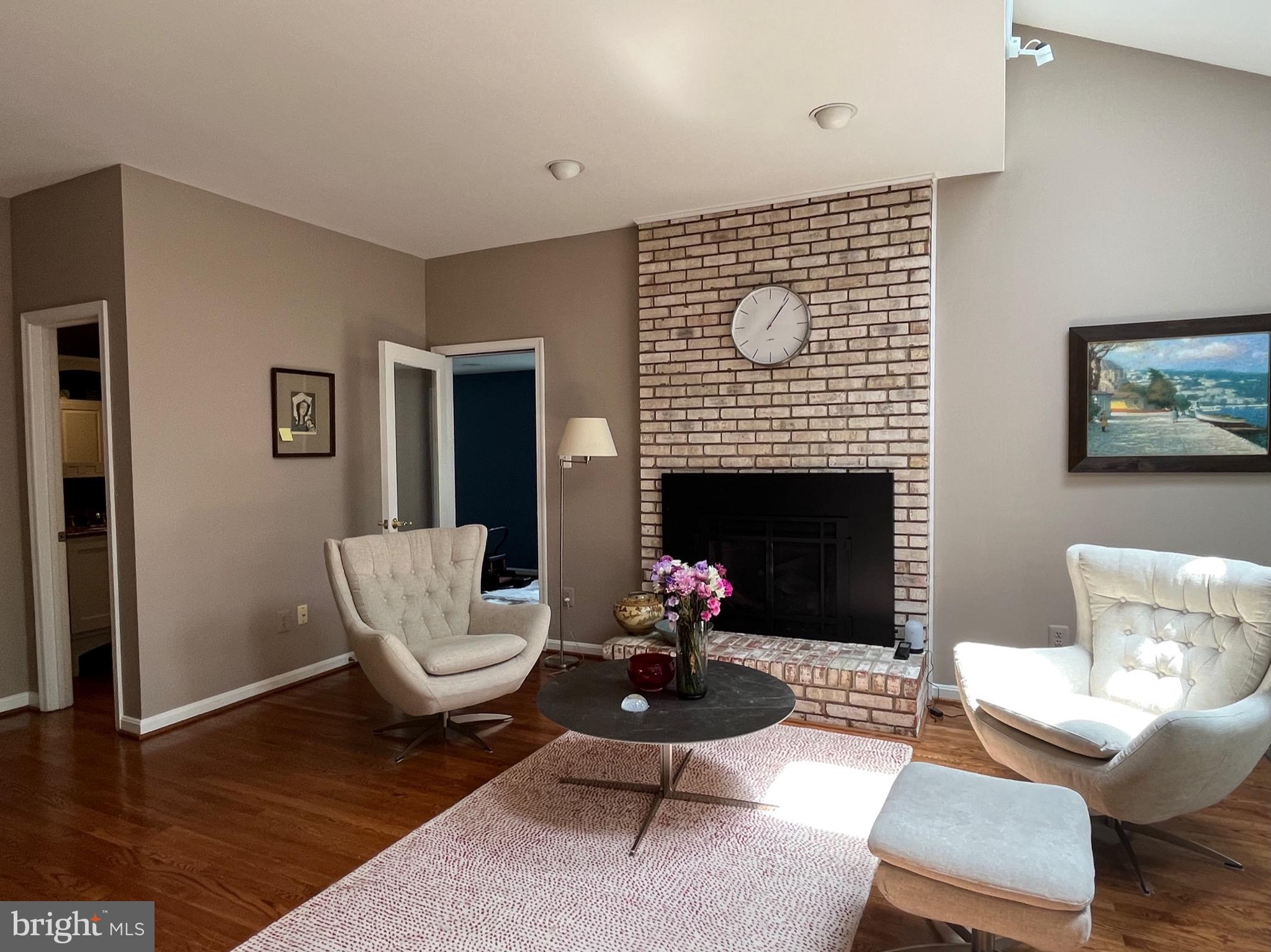 HUNTING HILLS - Residential Lease