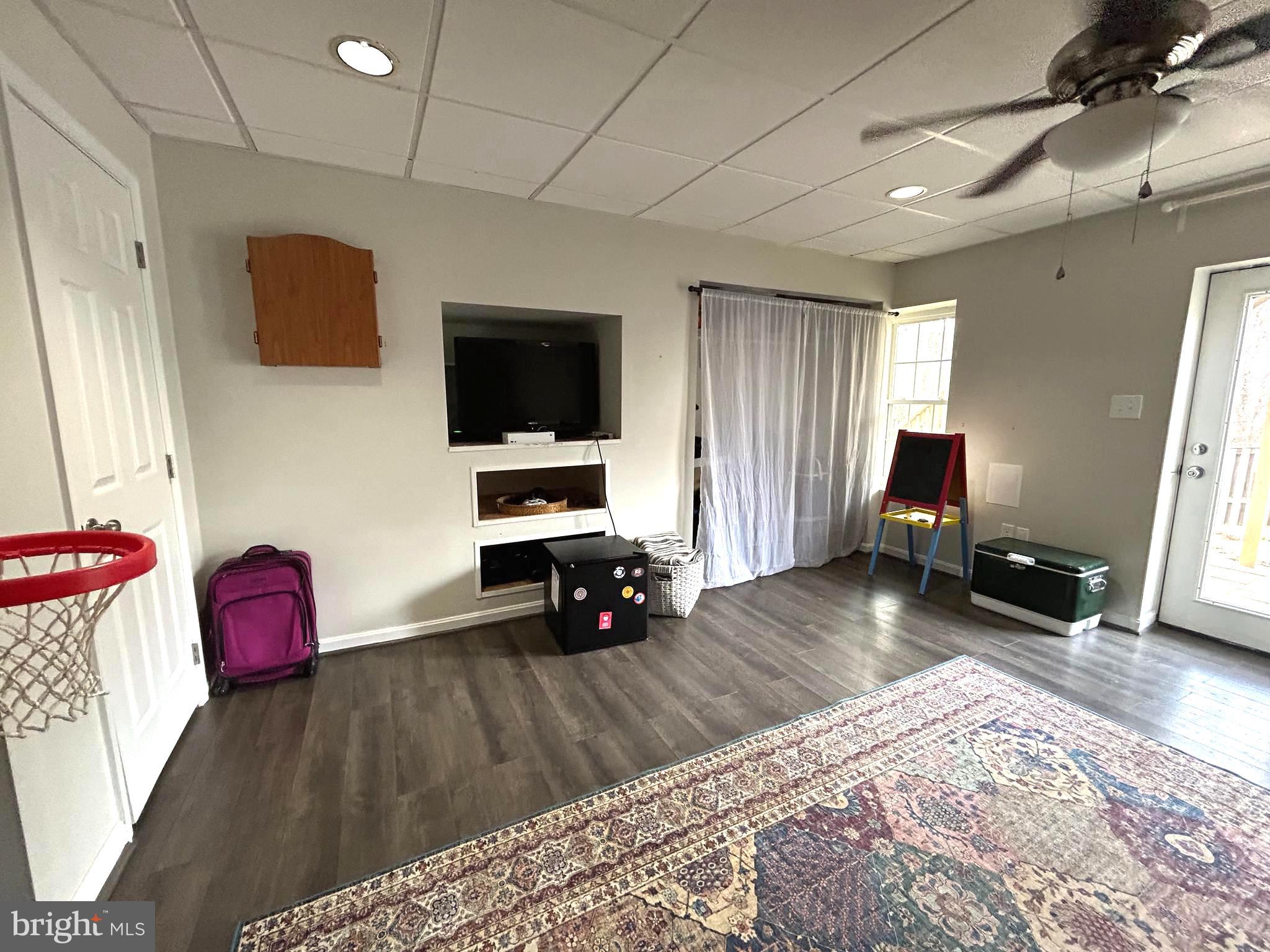 CHARLESTON TERRACE - Residential