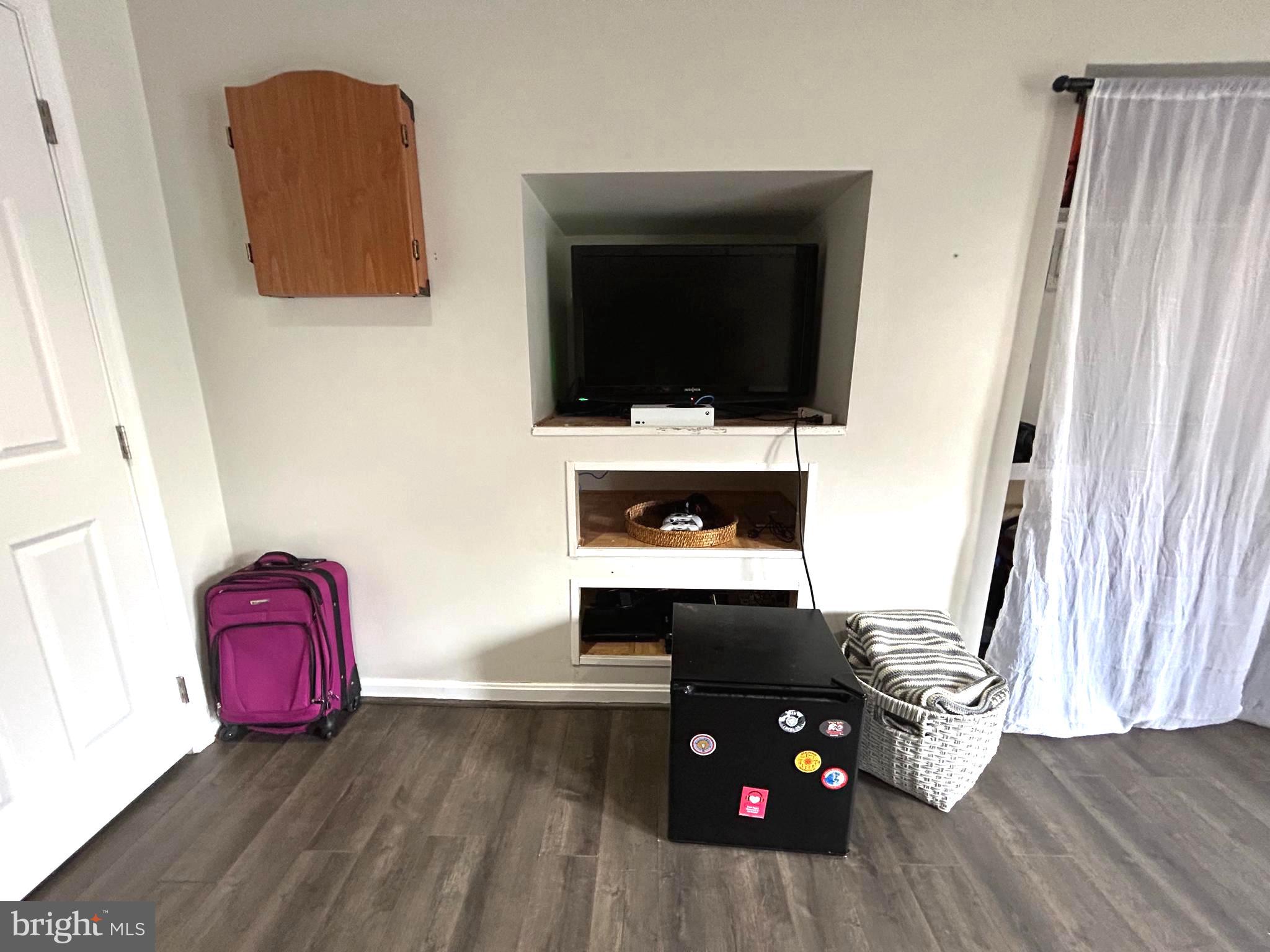 CHARLESTON TERRACE - Residential