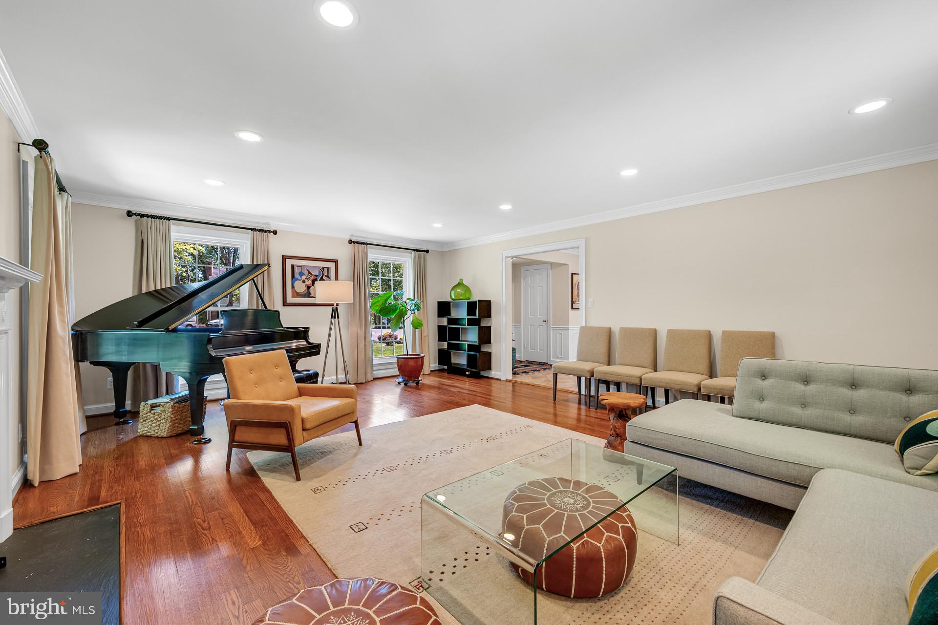WINDSOR HILLS - Residential