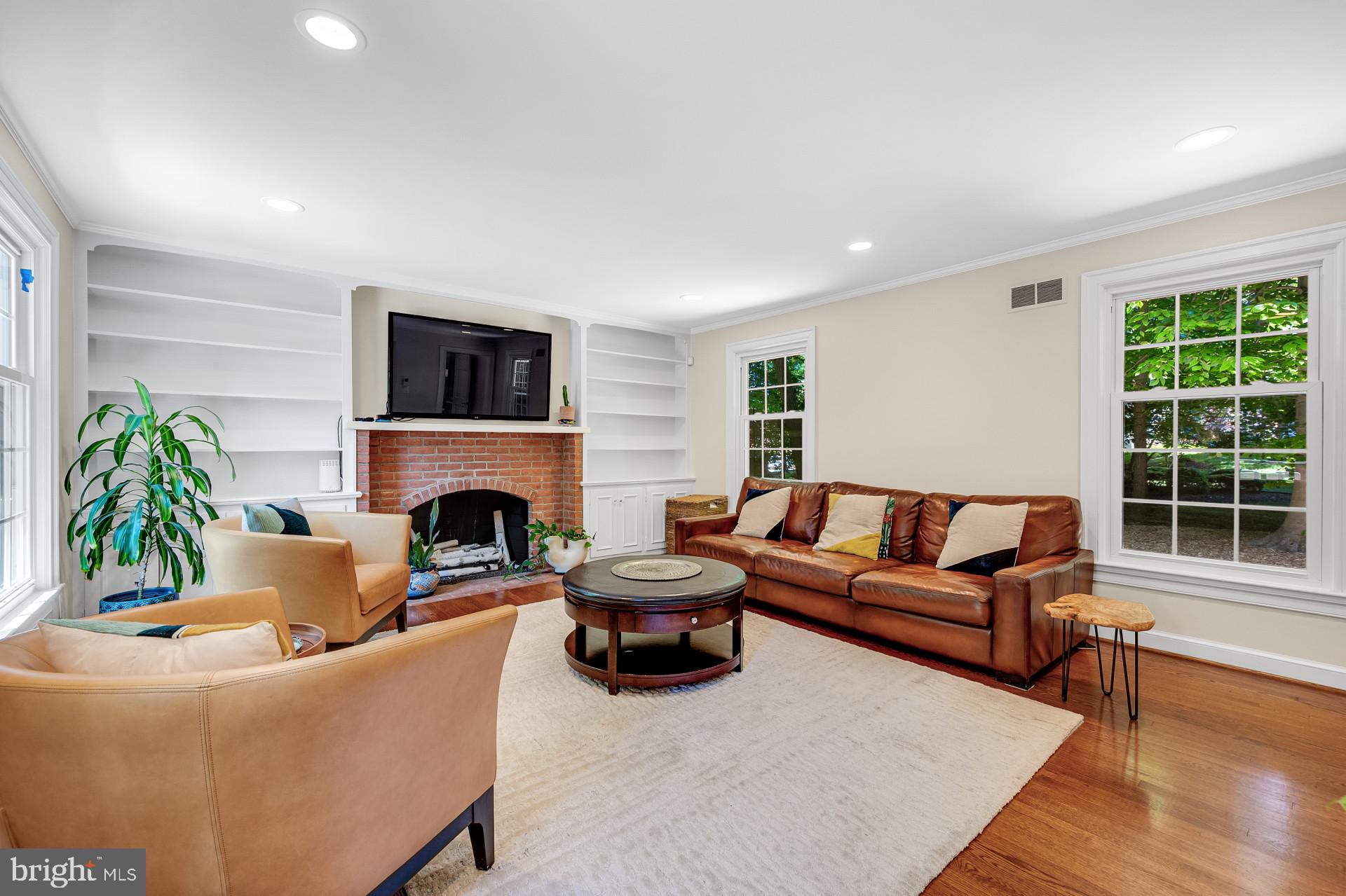 WINDSOR HILLS - Residential