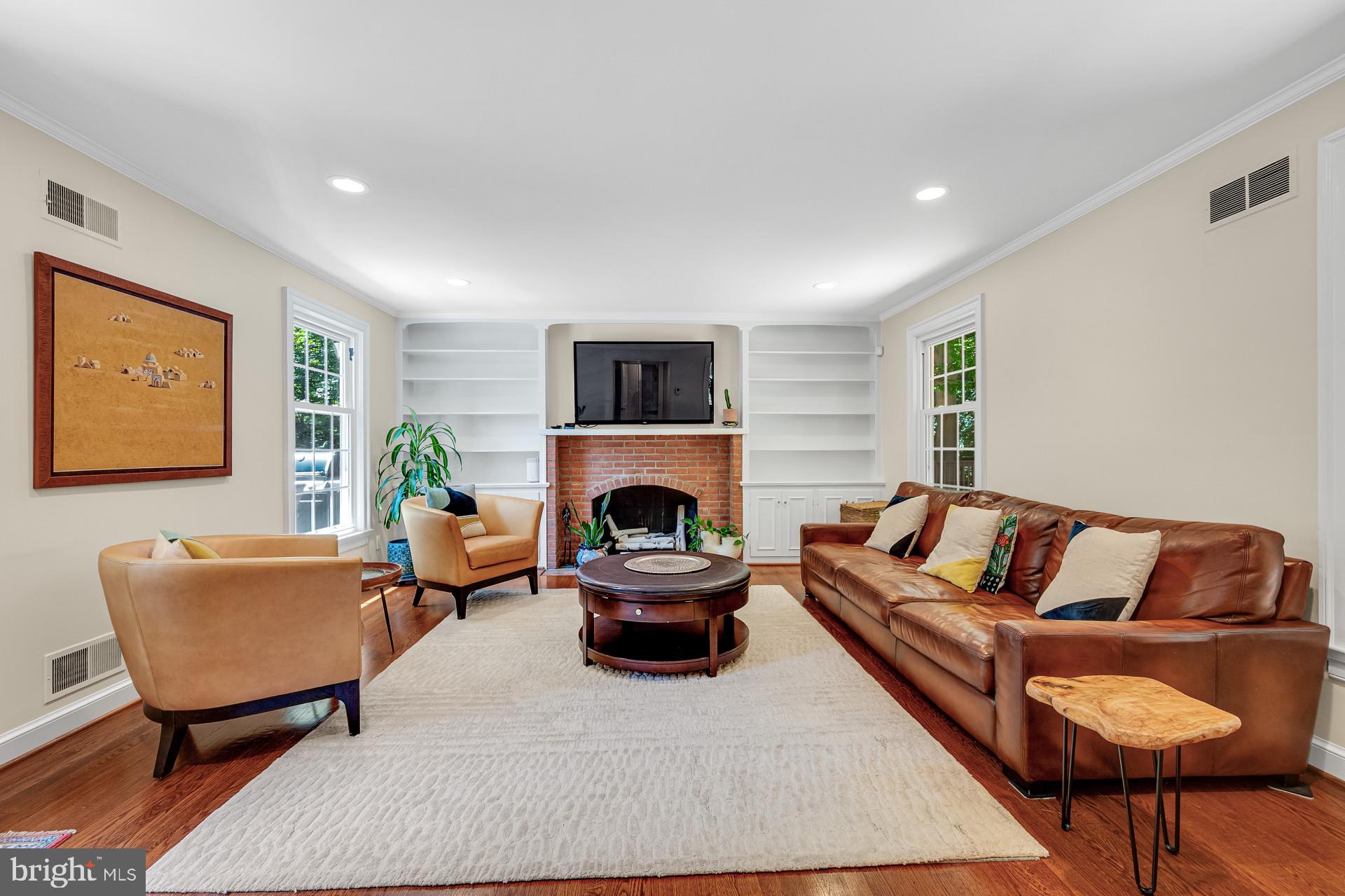 WINDSOR HILLS - Residential