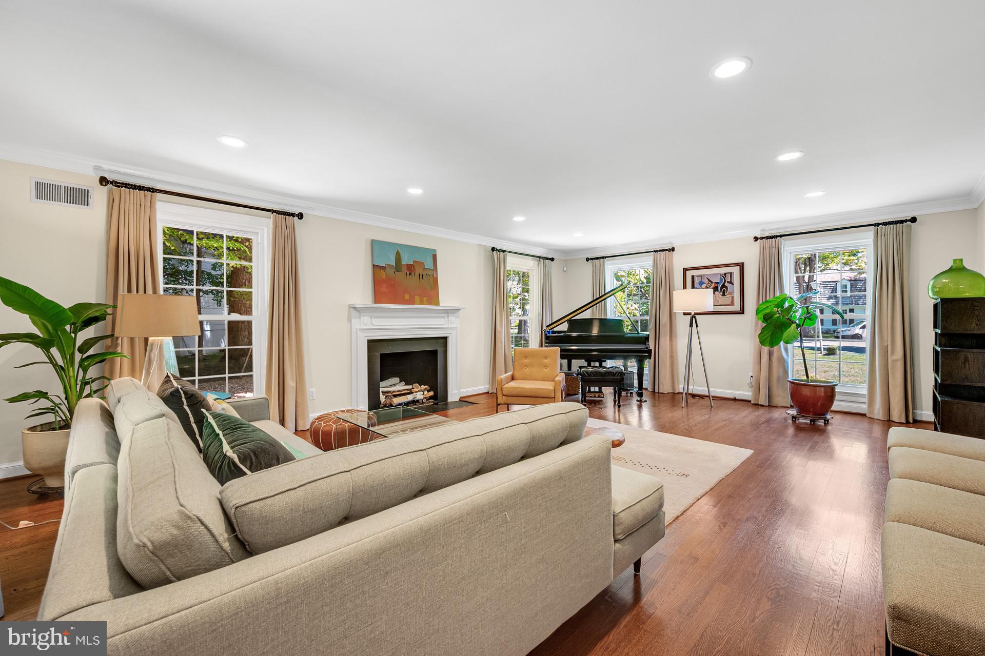 WINDSOR HILLS - Residential