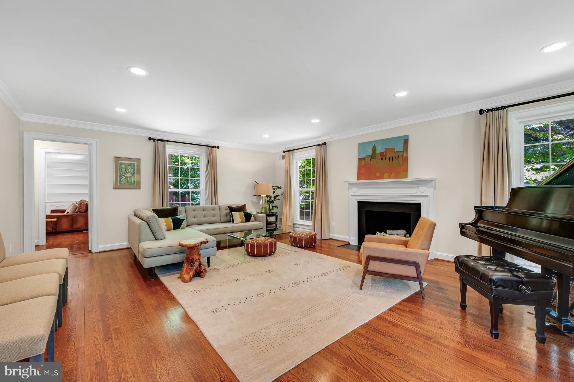 WINDSOR HILLS - Residential