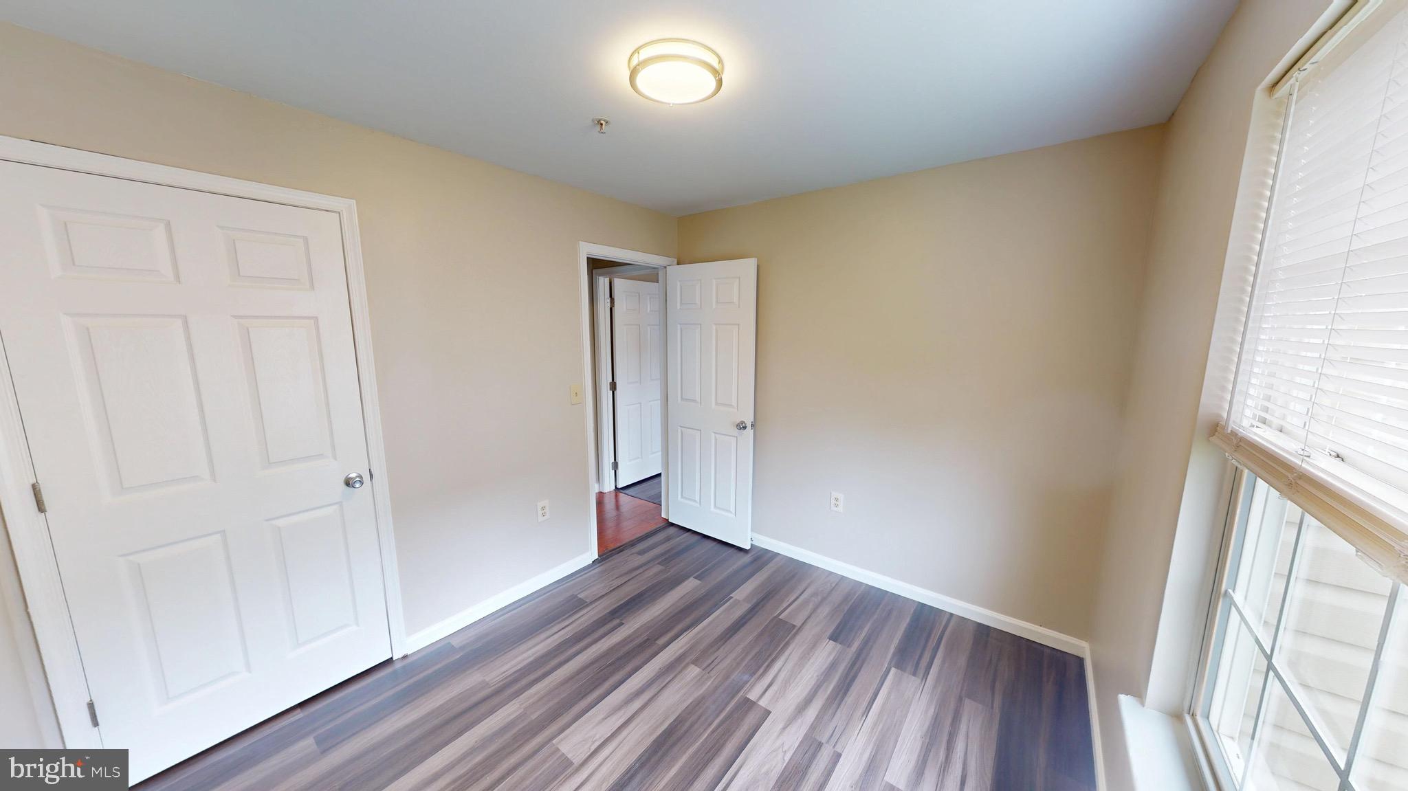 STONEHAVEN MEWS IN CROFTON VILLAGE - Residential