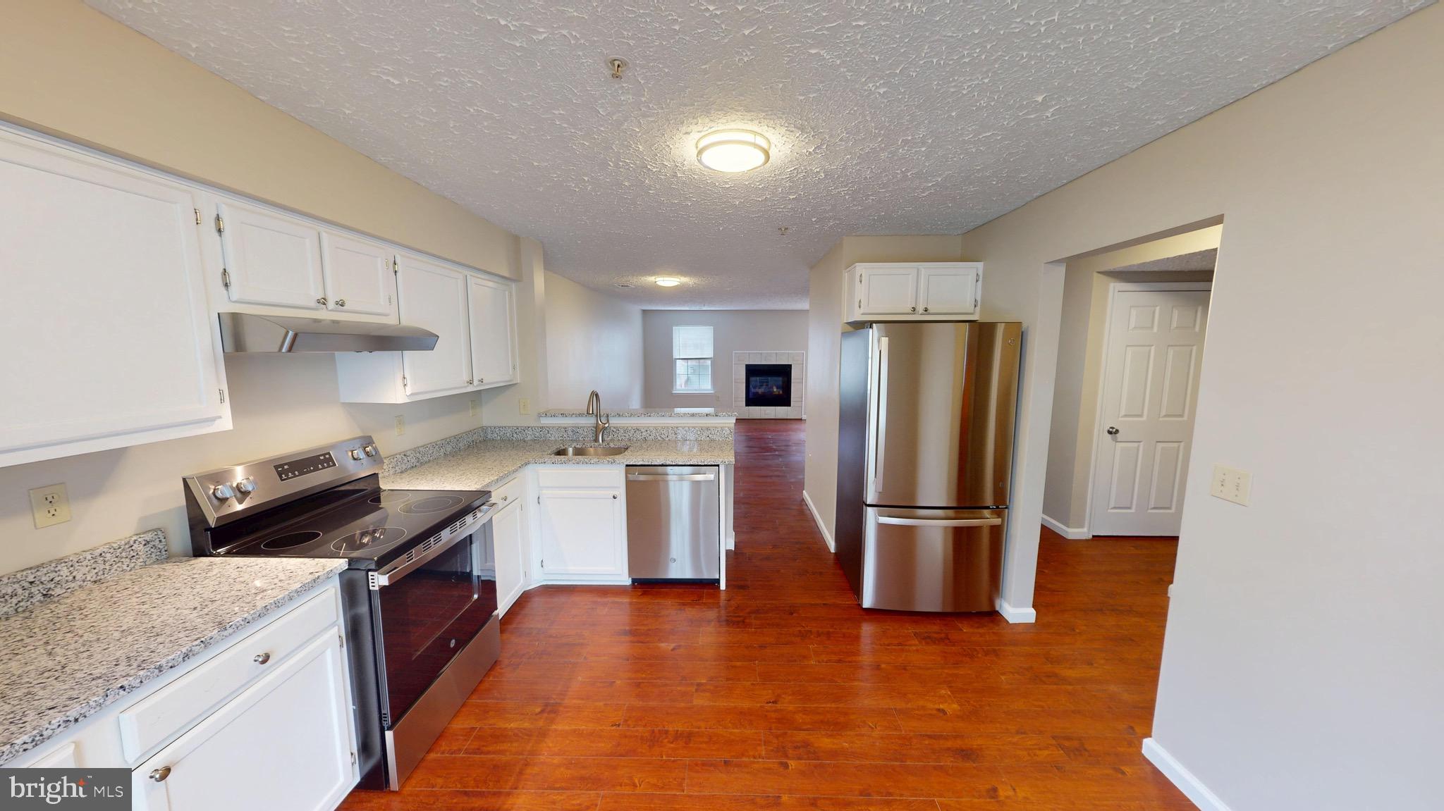 STONEHAVEN MEWS IN CROFTON VILLAGE - Residential