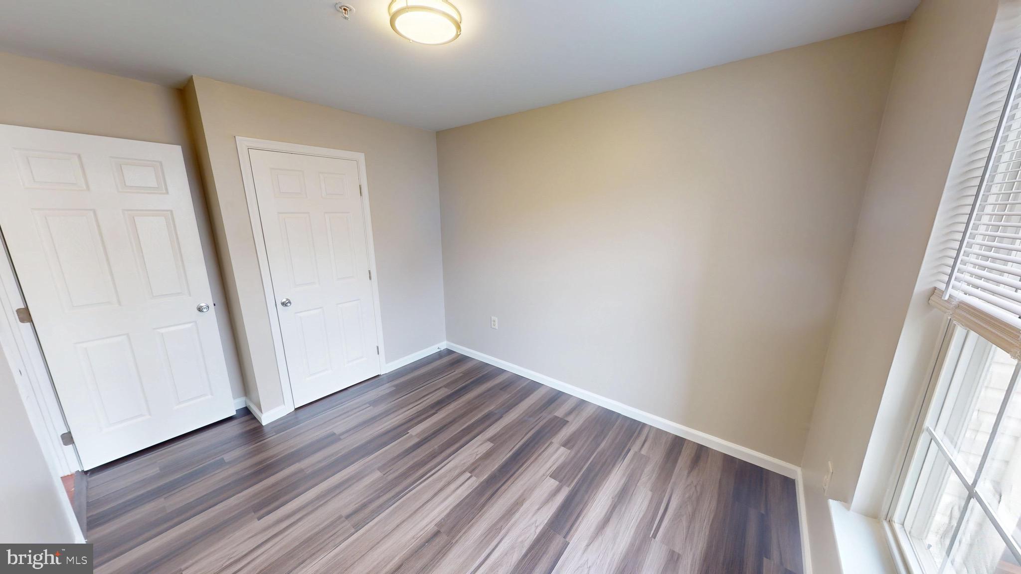 STONEHAVEN MEWS IN CROFTON VILLAGE - Residential