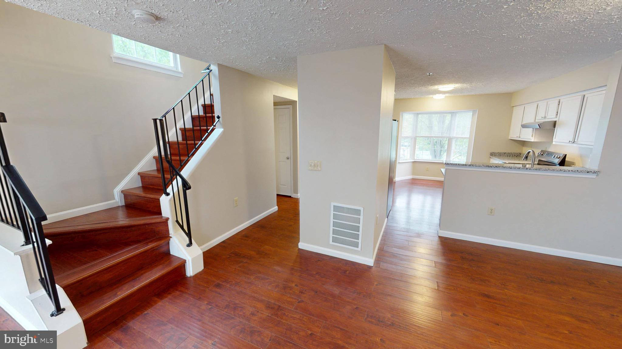 STONEHAVEN MEWS IN CROFTON VILLAGE - Residential