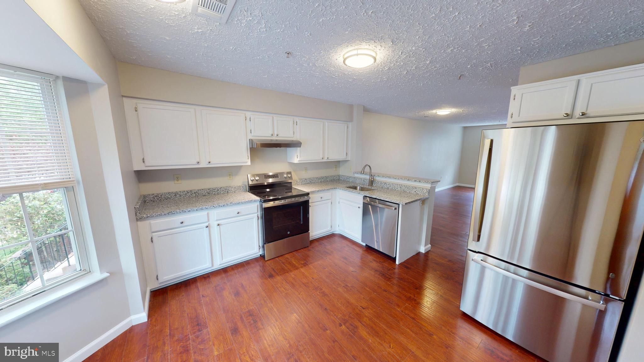 STONEHAVEN MEWS IN CROFTON VILLAGE - Residential