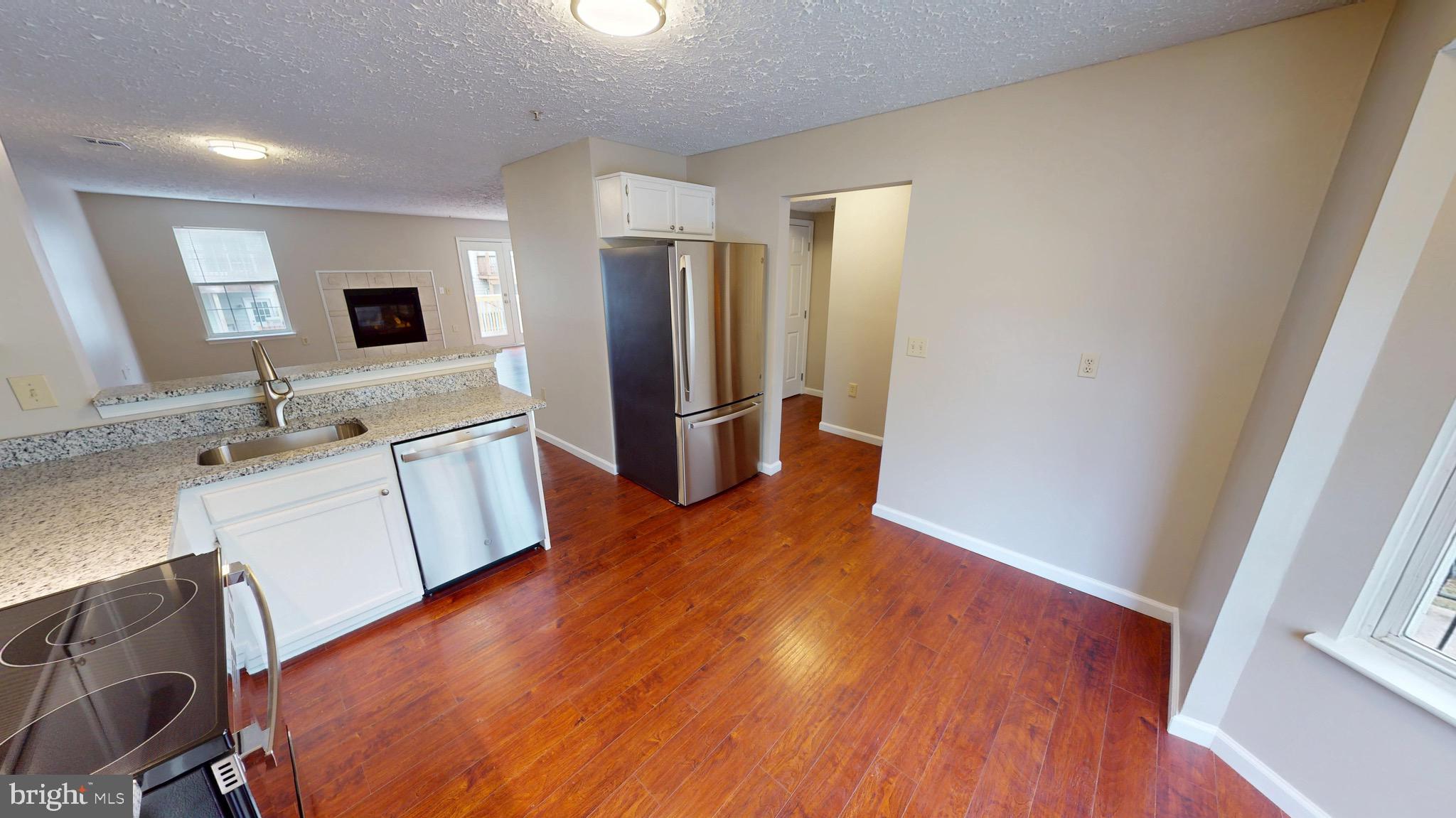 STONEHAVEN MEWS IN CROFTON VILLAGE - Residential