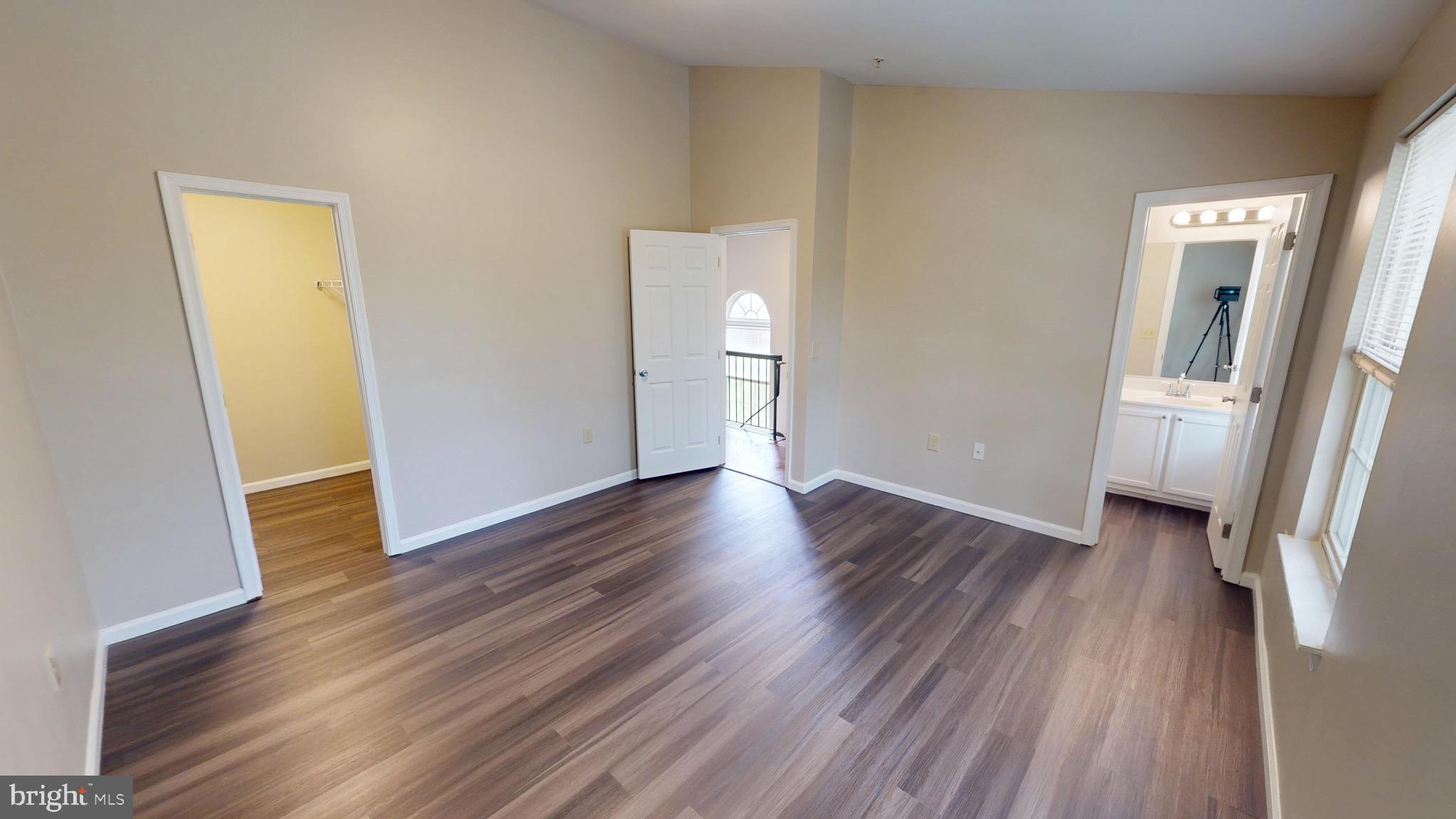 STONEHAVEN MEWS IN CROFTON VILLAGE - Residential