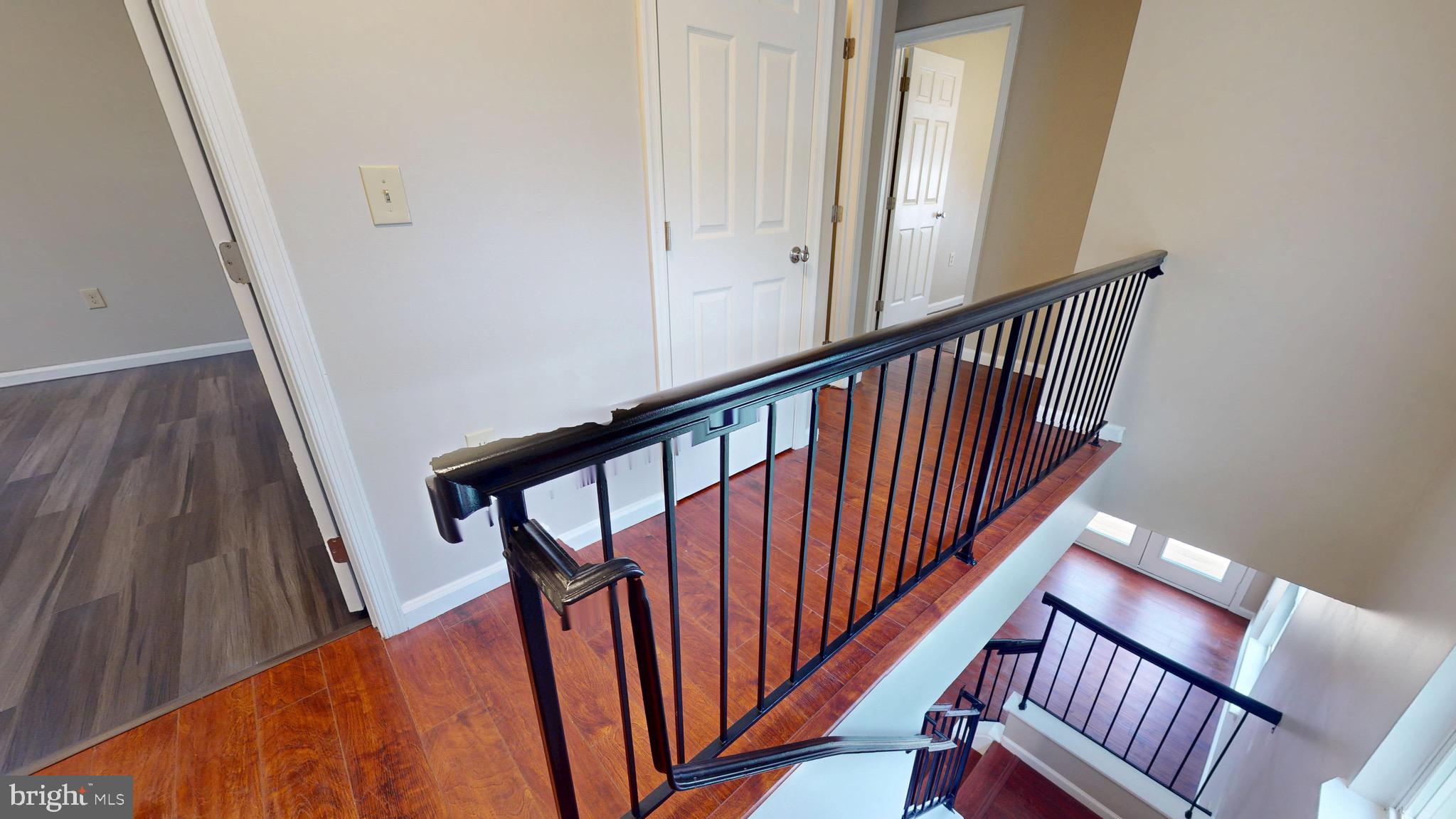 STONEHAVEN MEWS IN CROFTON VILLAGE - Residential