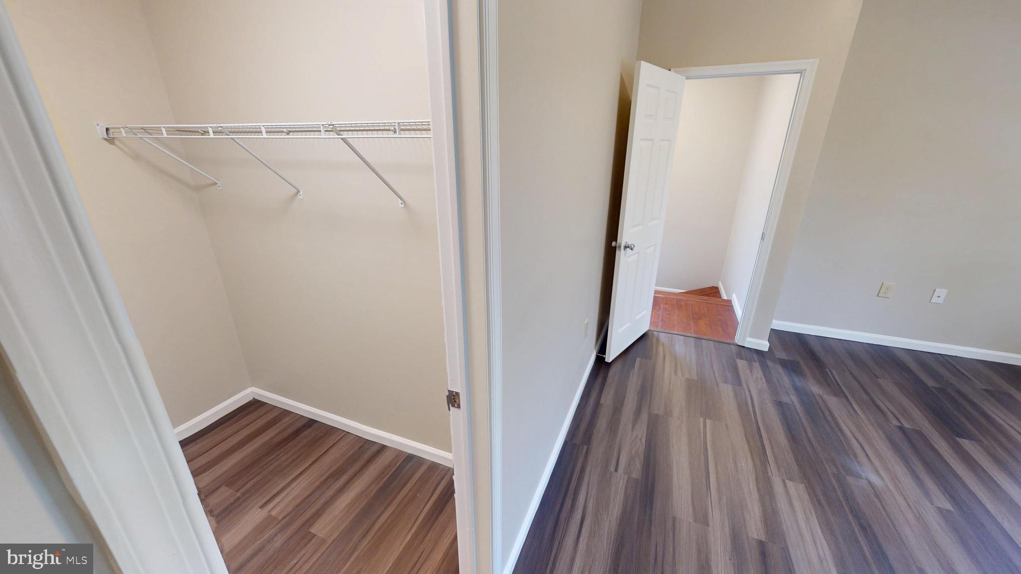 STONEHAVEN MEWS IN CROFTON VILLAGE - Residential