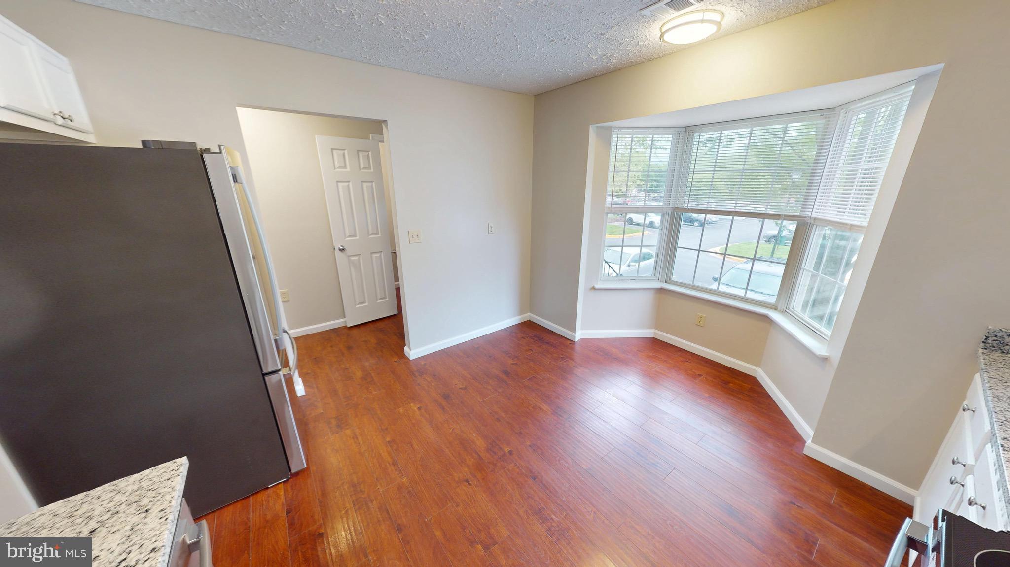 STONEHAVEN MEWS IN CROFTON VILLAGE - Residential