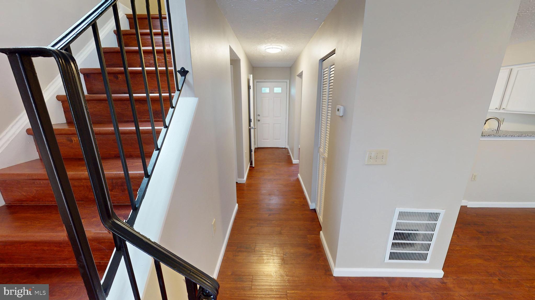 STONEHAVEN MEWS IN CROFTON VILLAGE - Residential