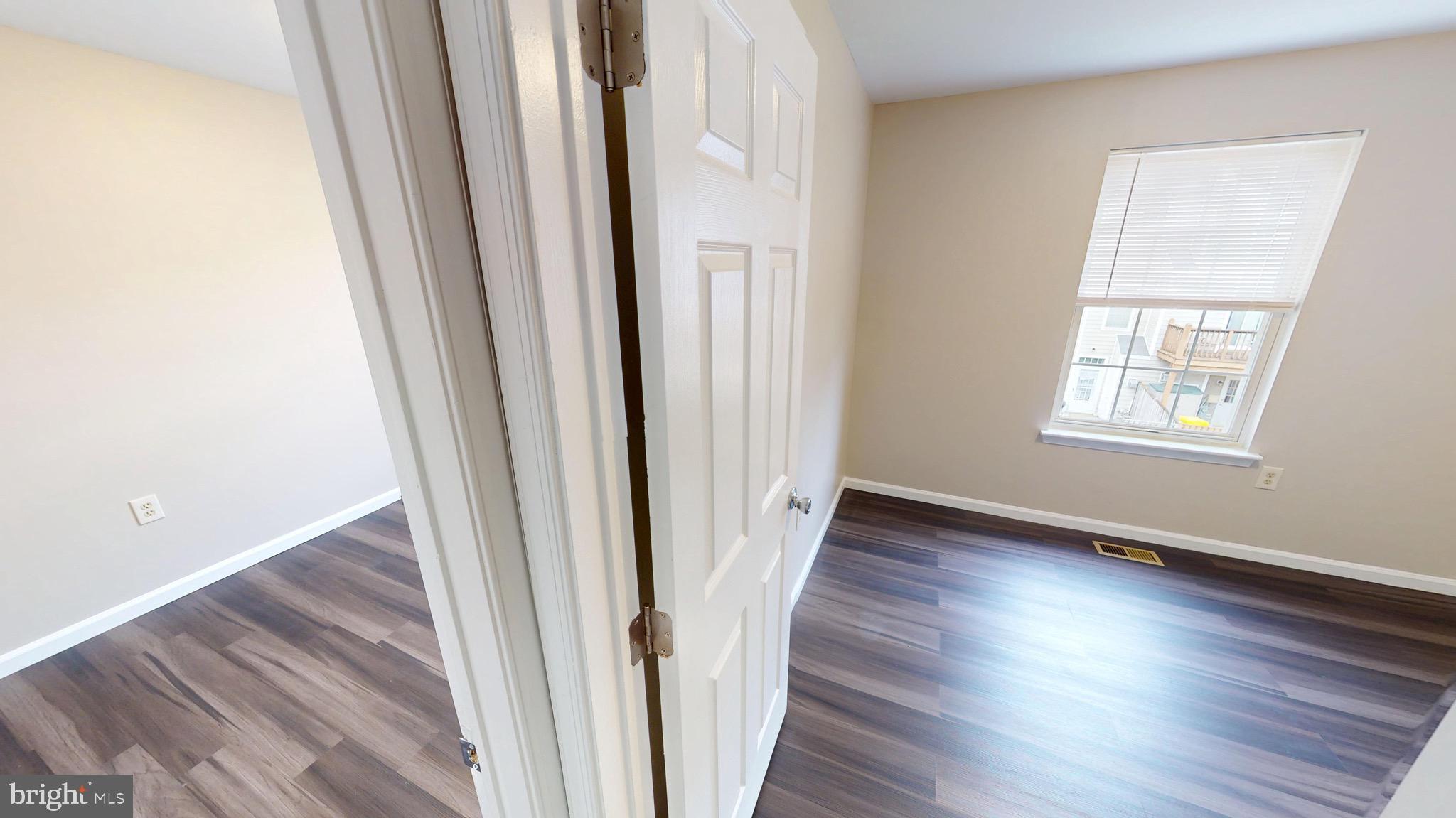 STONEHAVEN MEWS IN CROFTON VILLAGE - Residential