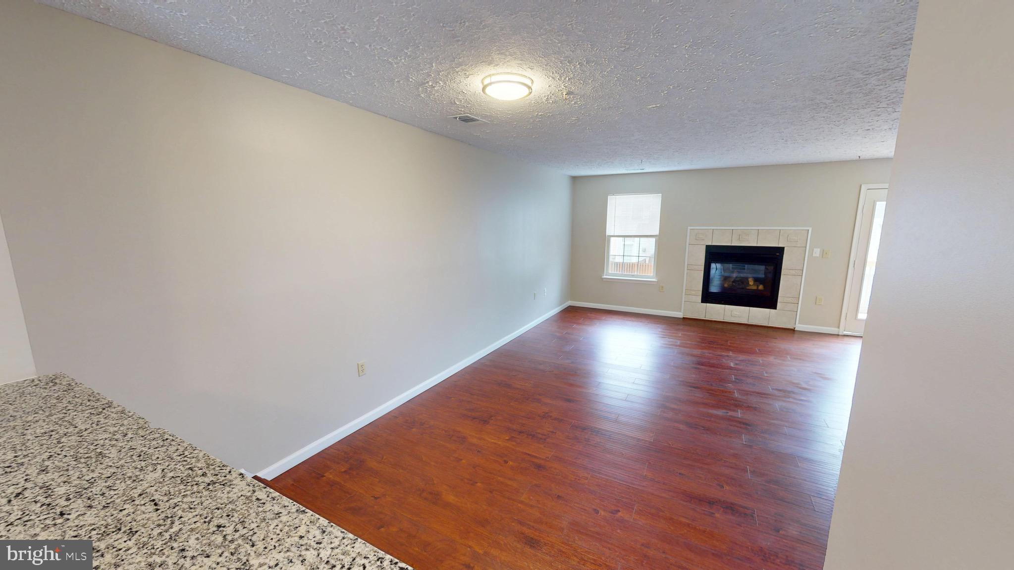 STONEHAVEN MEWS IN CROFTON VILLAGE - Residential