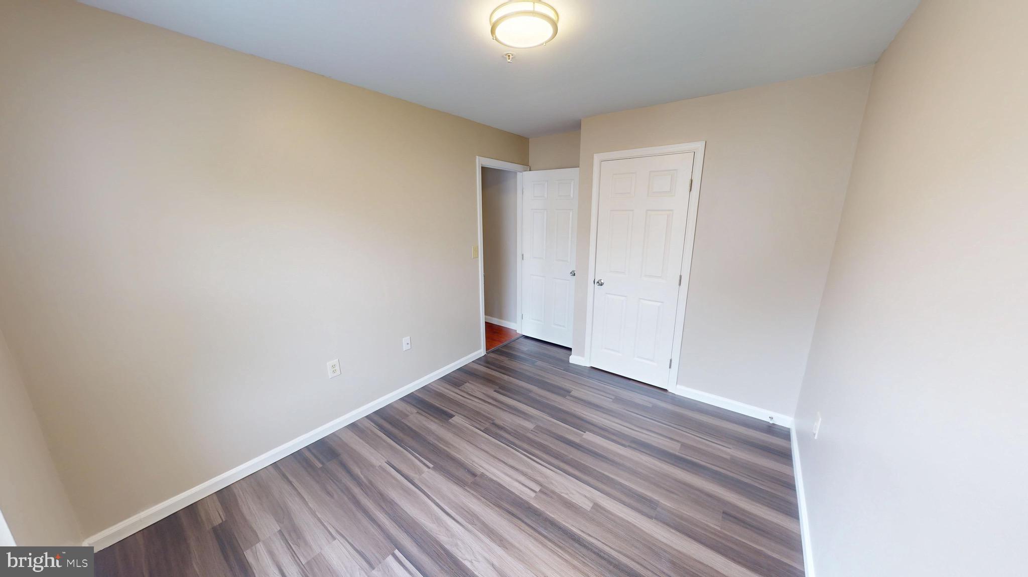 STONEHAVEN MEWS IN CROFTON VILLAGE - Residential