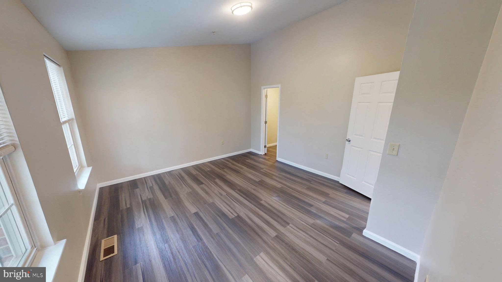 STONEHAVEN MEWS IN CROFTON VILLAGE - Residential