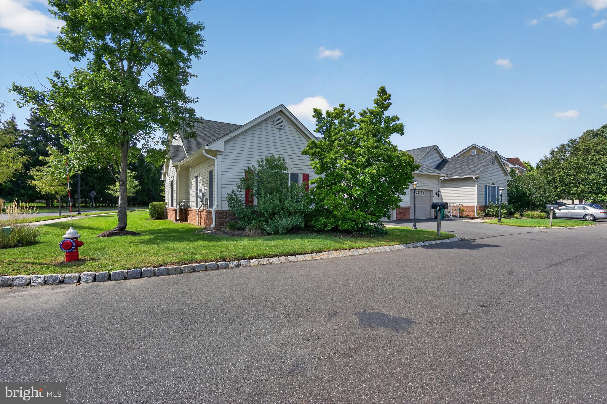 2 HEDGE ROW ROAD