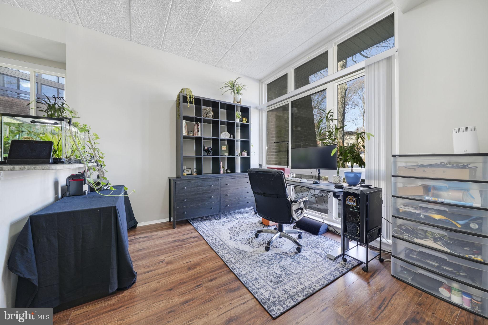 2122 GREEN WATCH WAY 100