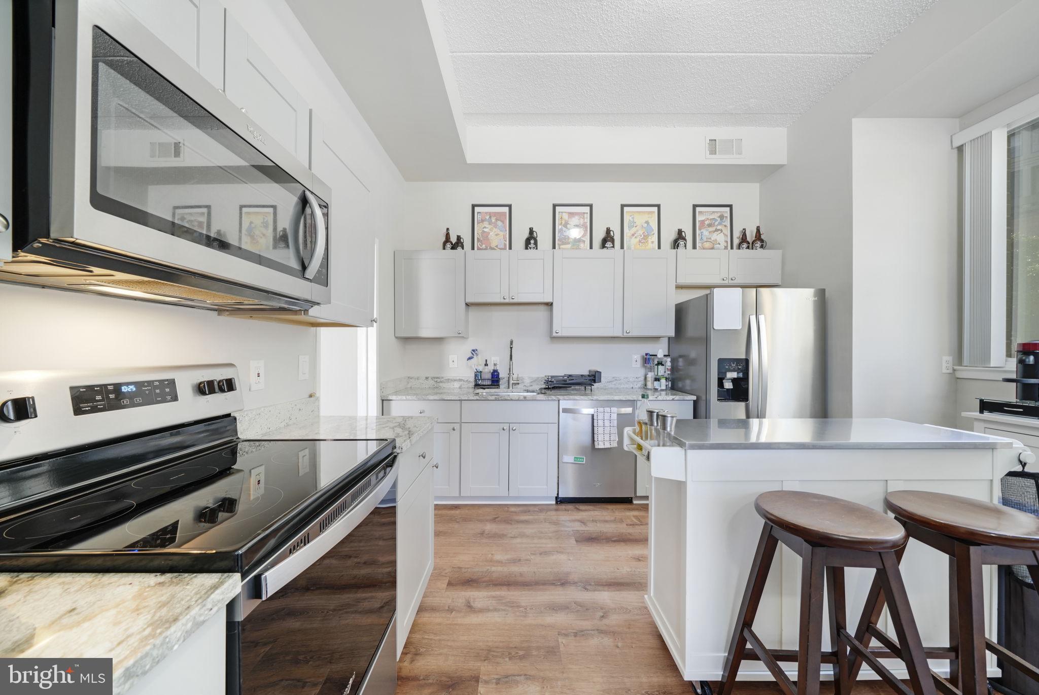 2122 GREEN WATCH WAY 100