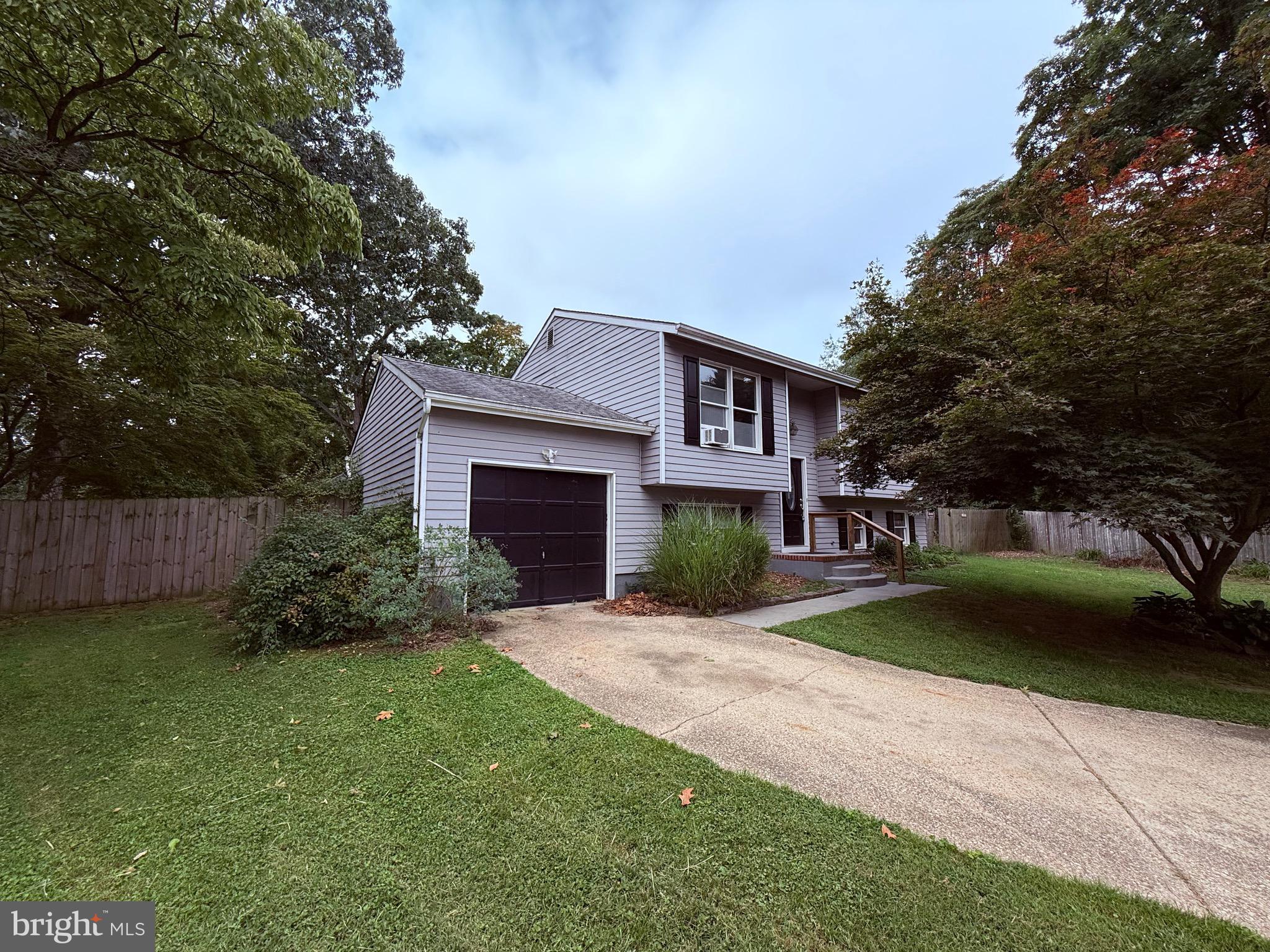 207 OAK HOLLOW C