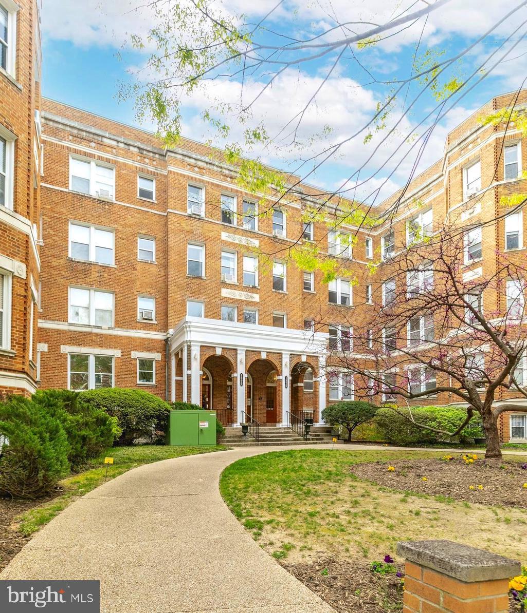 1820 CLYDESDALE PLACE NW 103