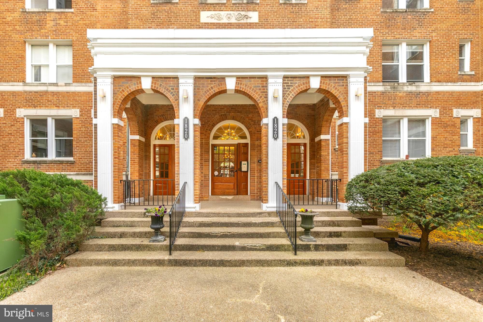 1820 CLYDESDALE PLACE NW 103