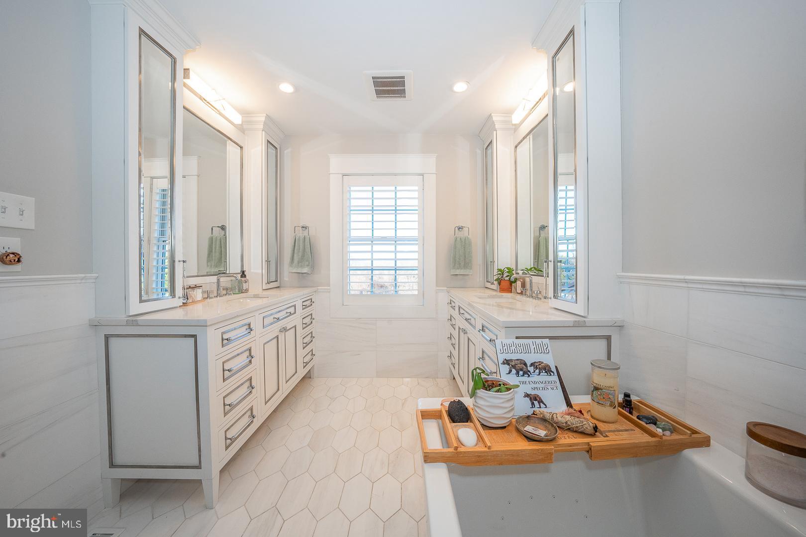 AVONWOOD - Residential