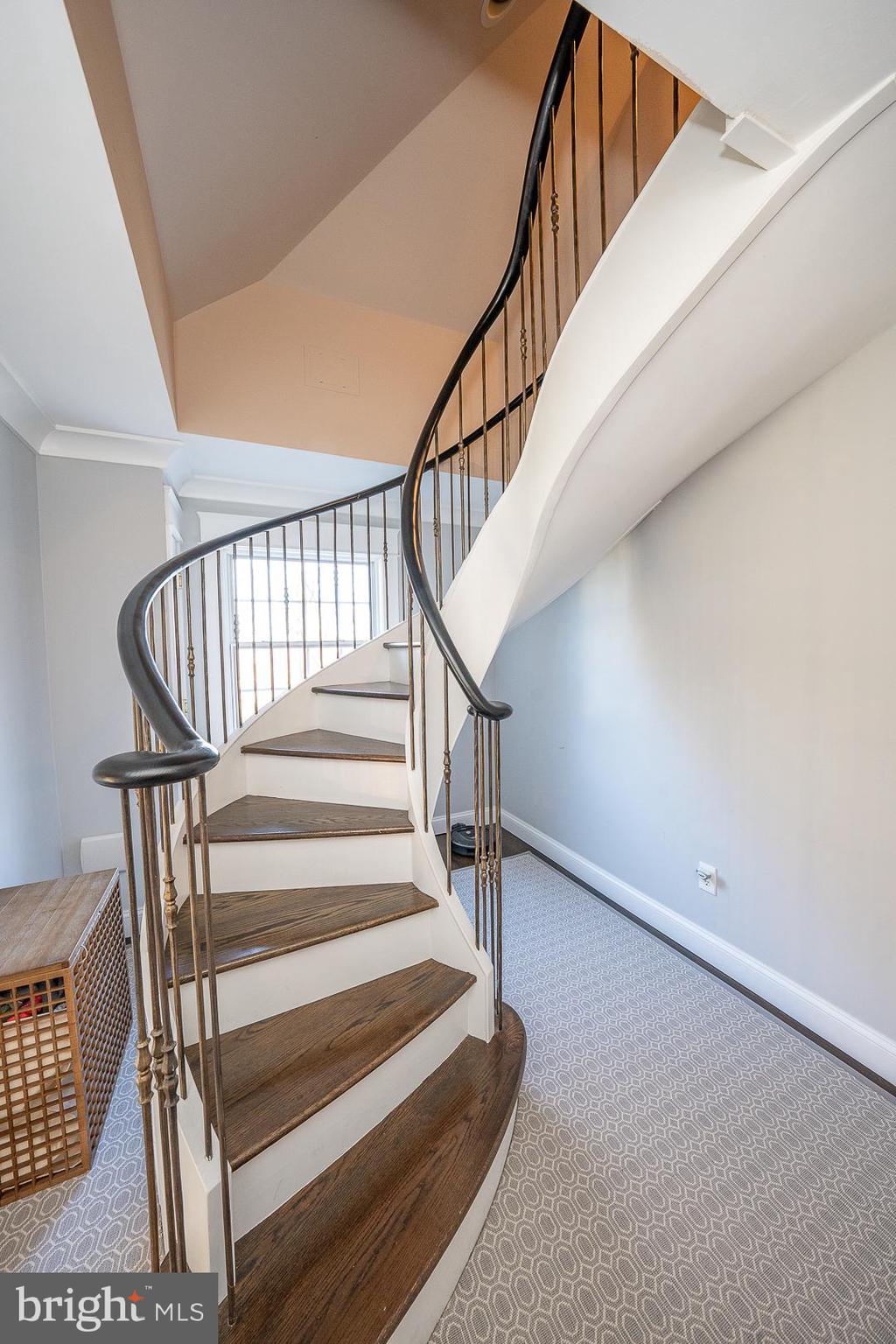 AVONWOOD - Residential