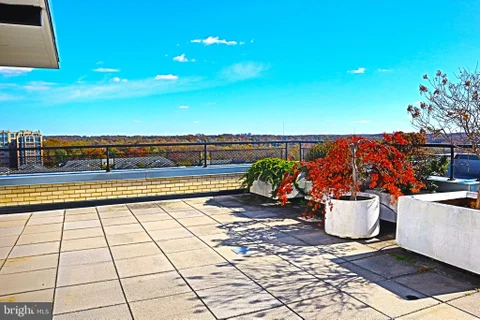 10401 Grosvenor Place Unit 1704, Rockville, MD MLS: MDMC2240638