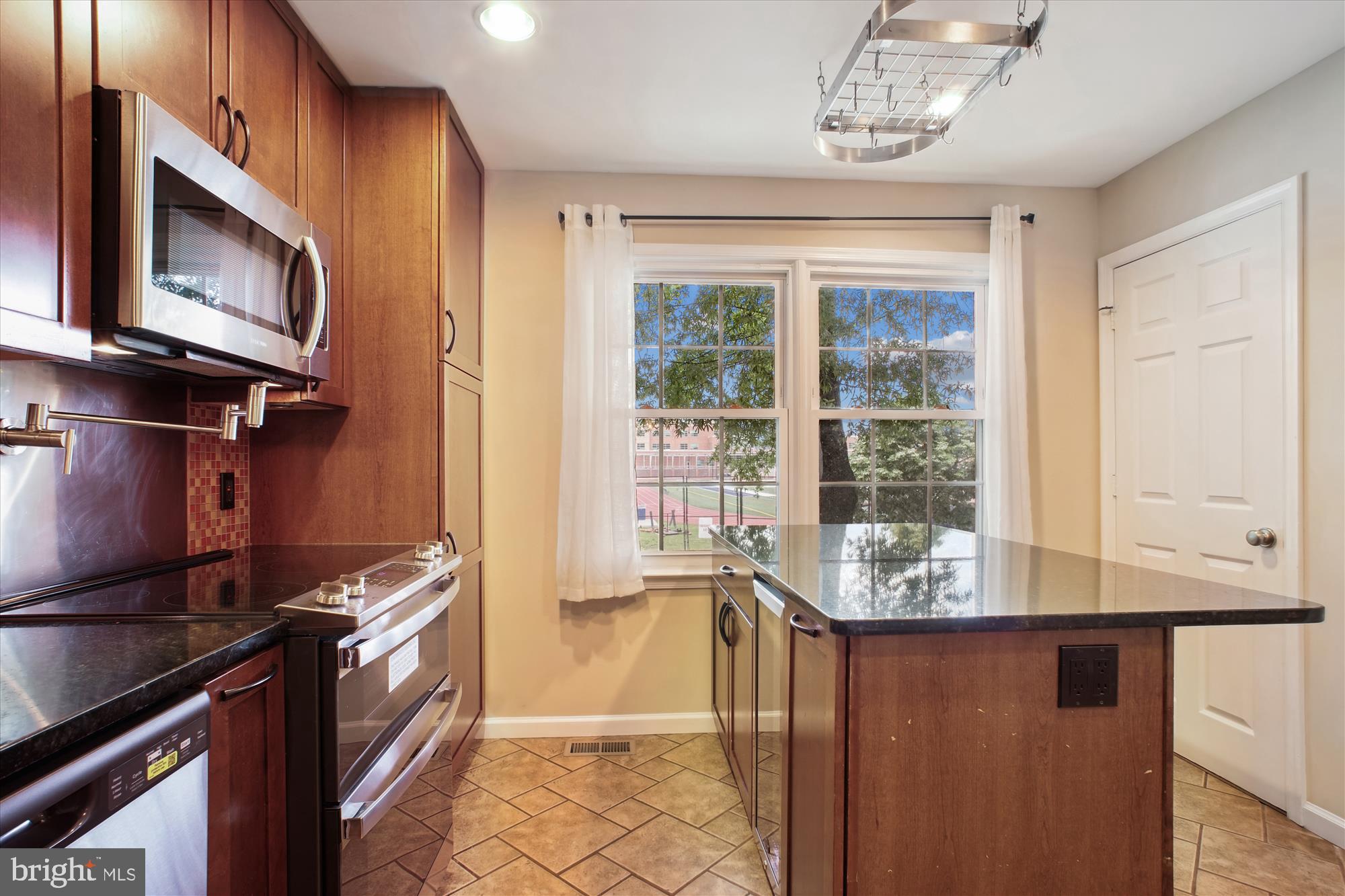 BALLSTON AREA TOWNHOUSES - Residential Lease