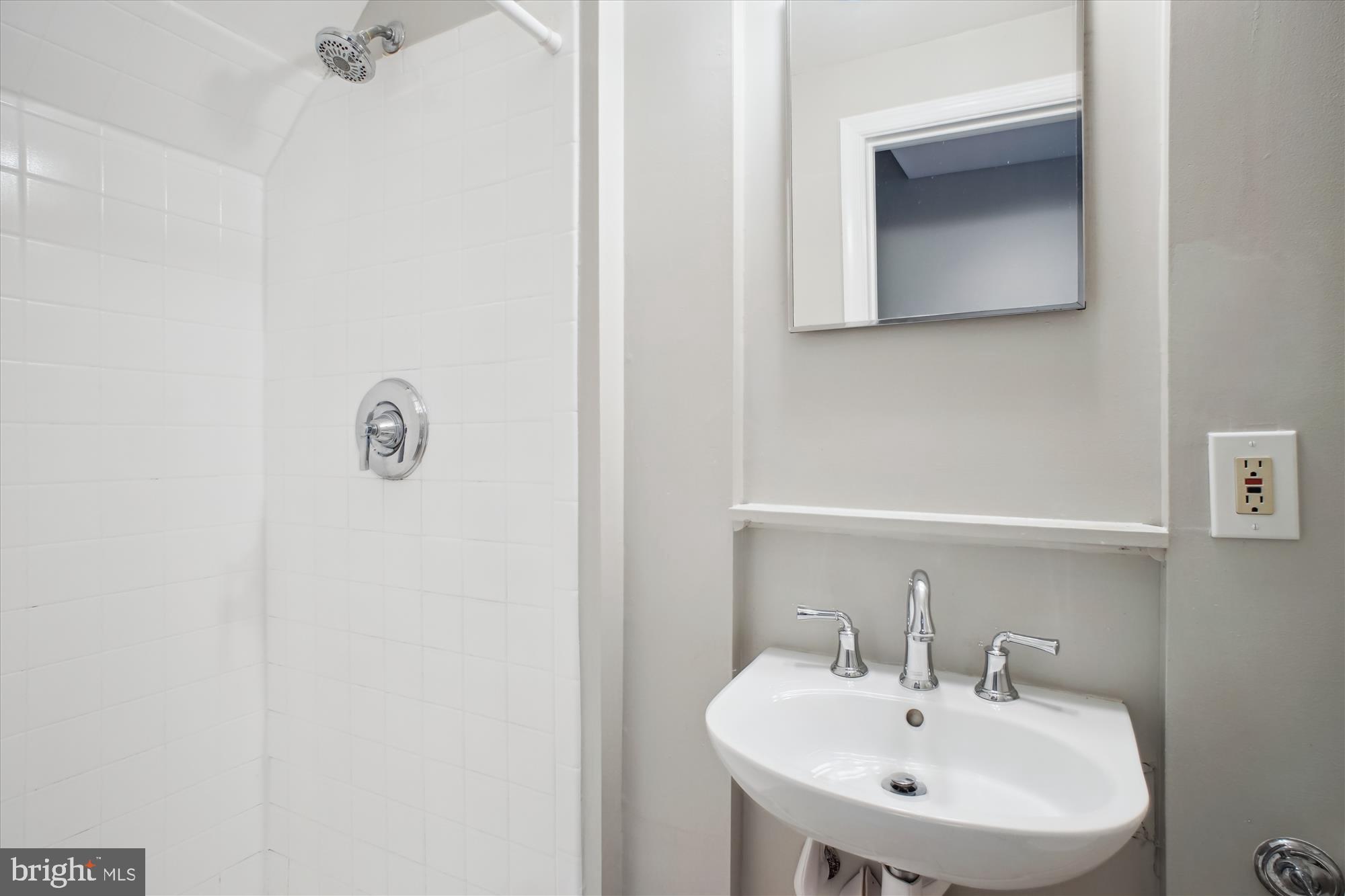 BALLSTON AREA TOWNHOUSES - Residential Lease