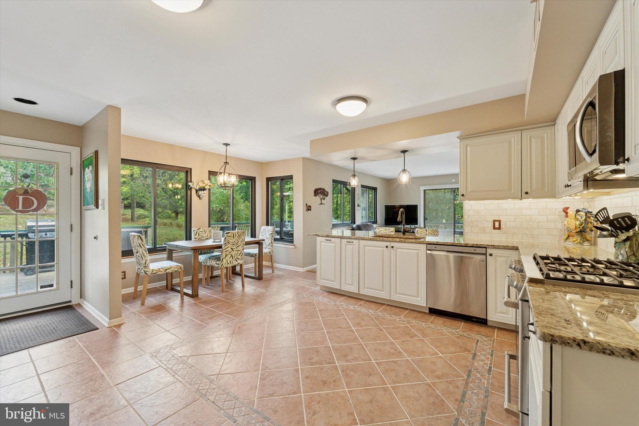 MIQUON - Residential