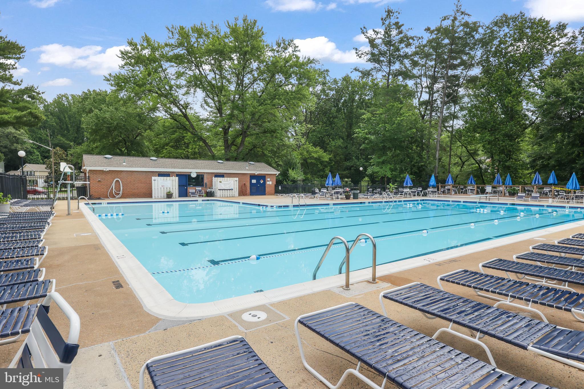 LAKE BRADDOCK - Residential