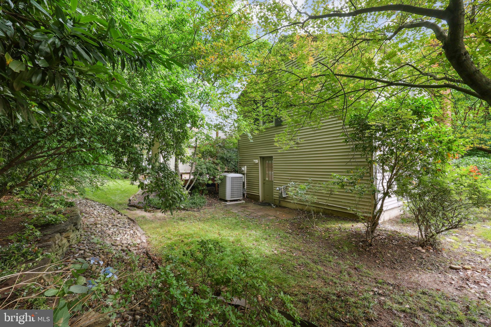 LAKE BRADDOCK - Residential