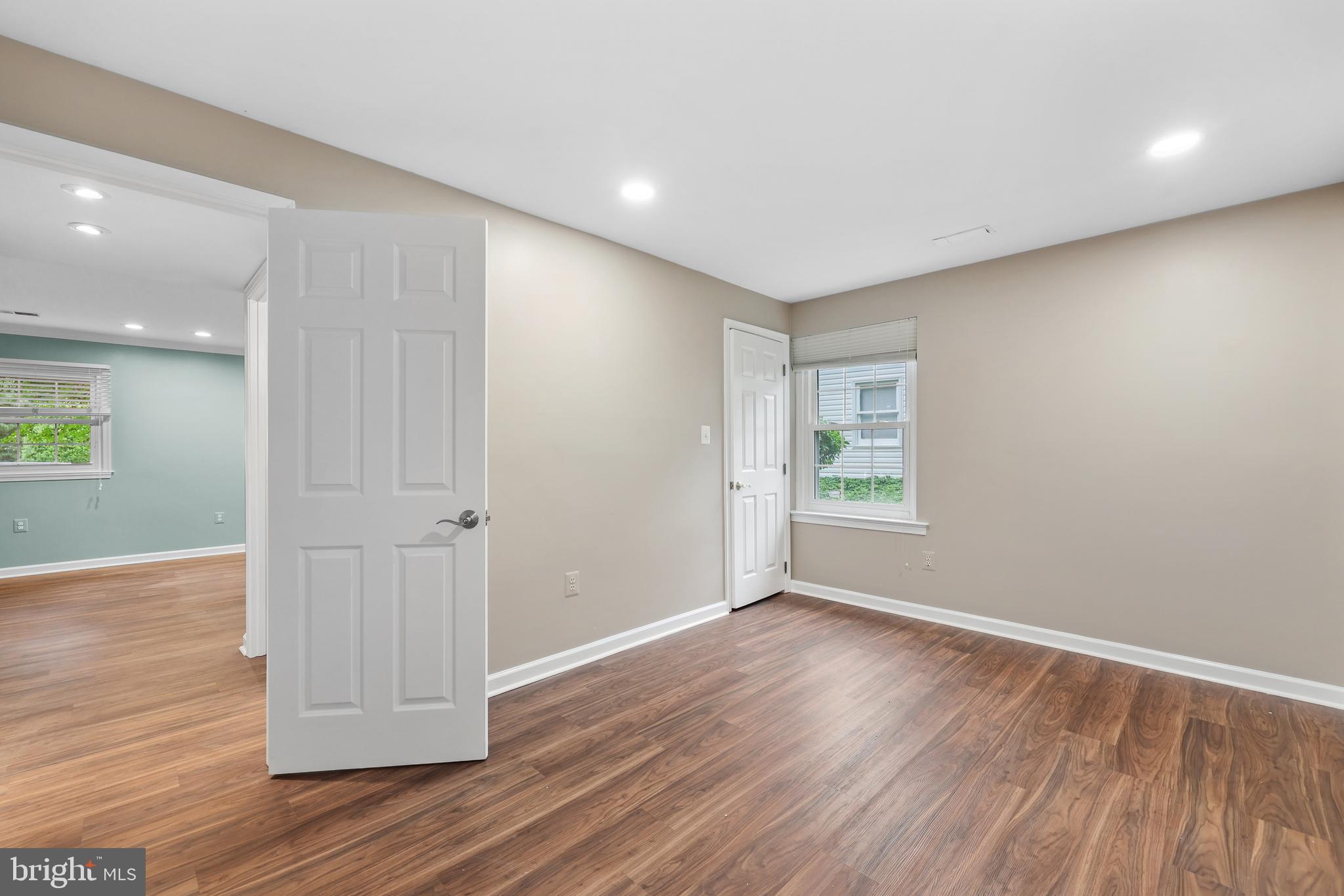 LAKE BRADDOCK - Residential