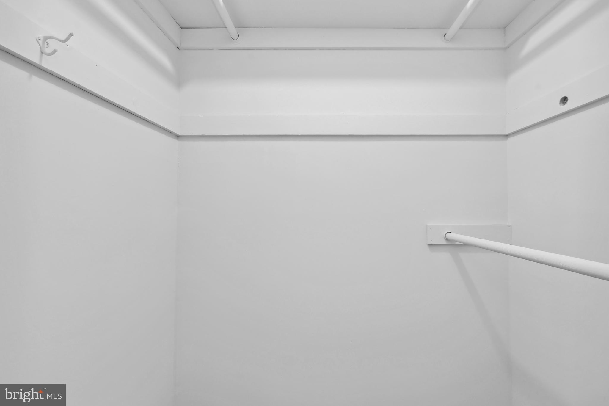 LAKE BRADDOCK - Residential