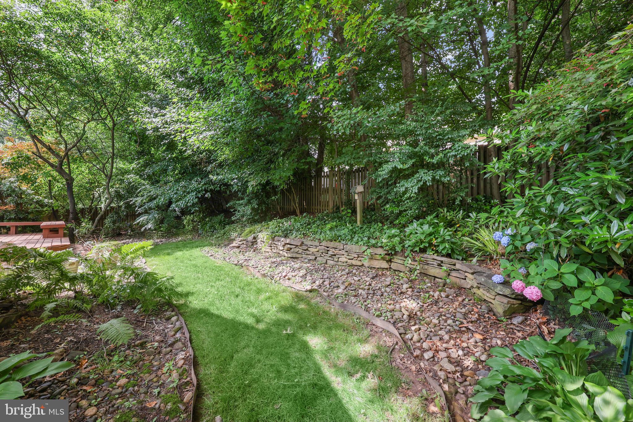 LAKE BRADDOCK - Residential