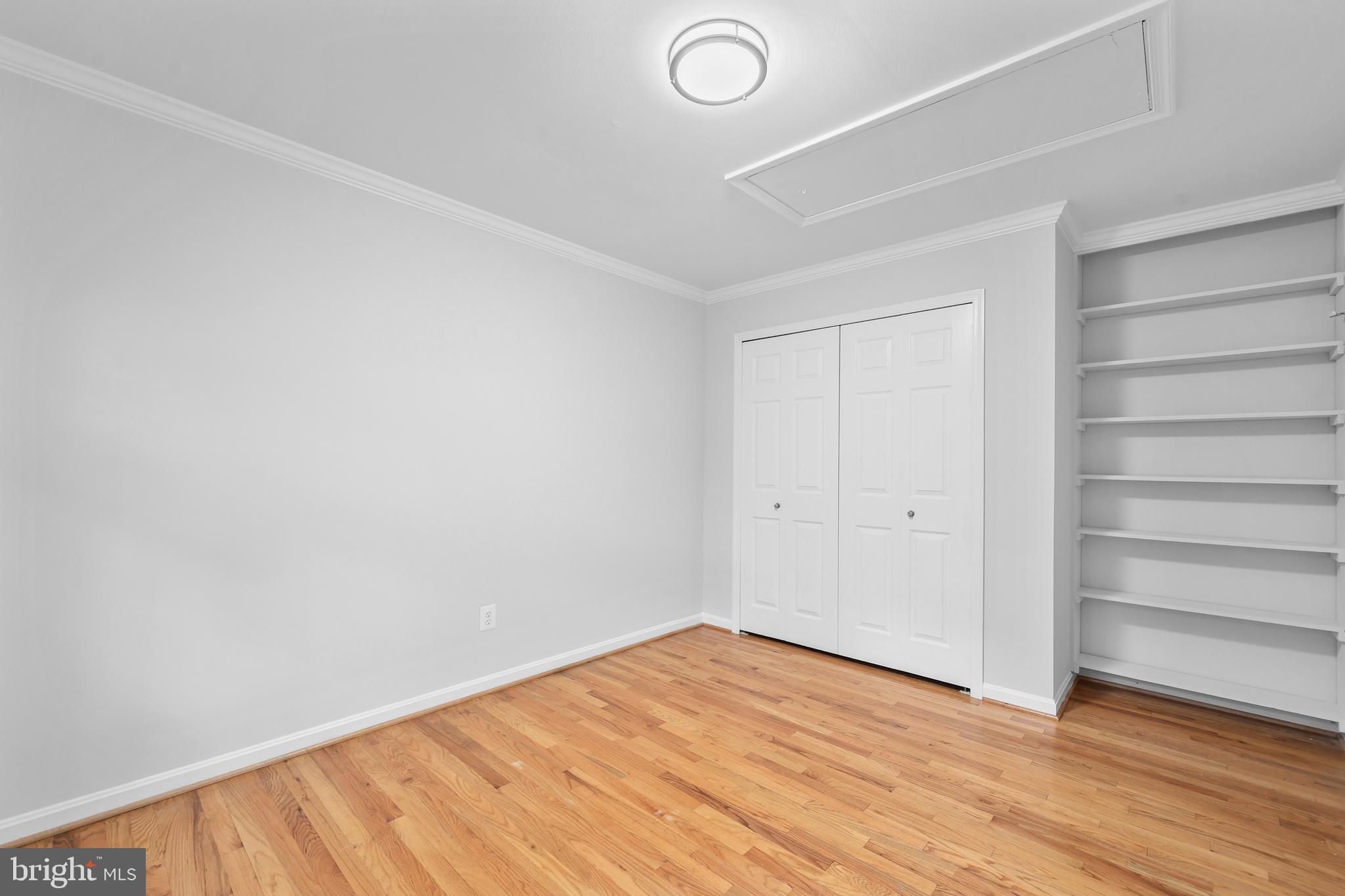 LAKE BRADDOCK - Residential