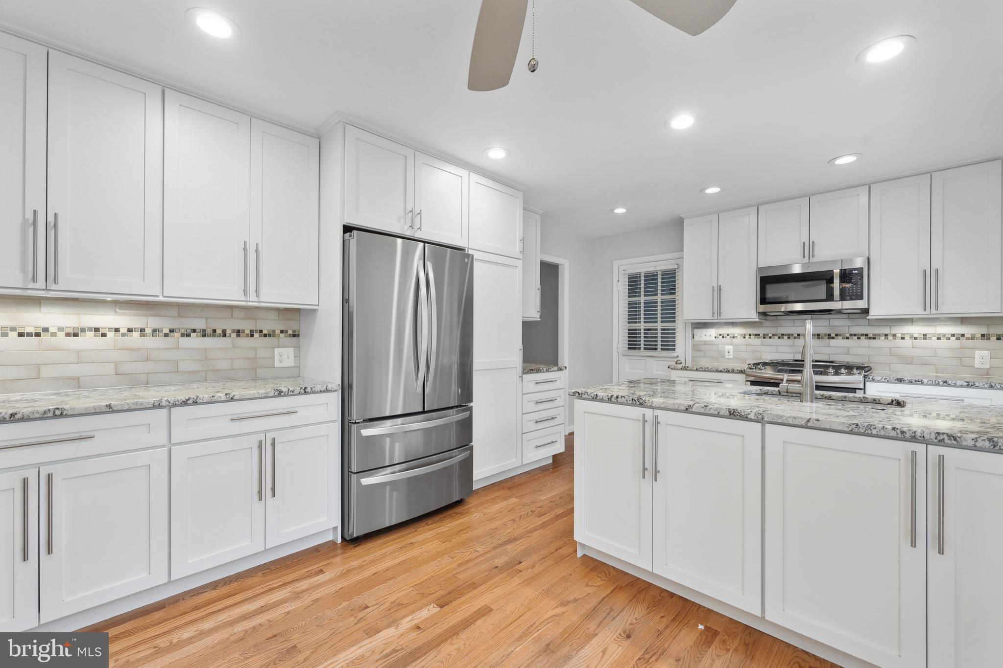 9528 WALLINGFORD DRIVE